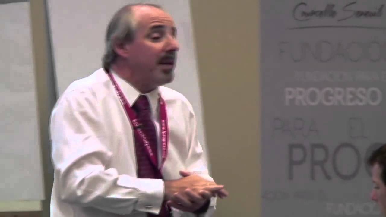 Walter Castro: La evolución de las instituciones sociales