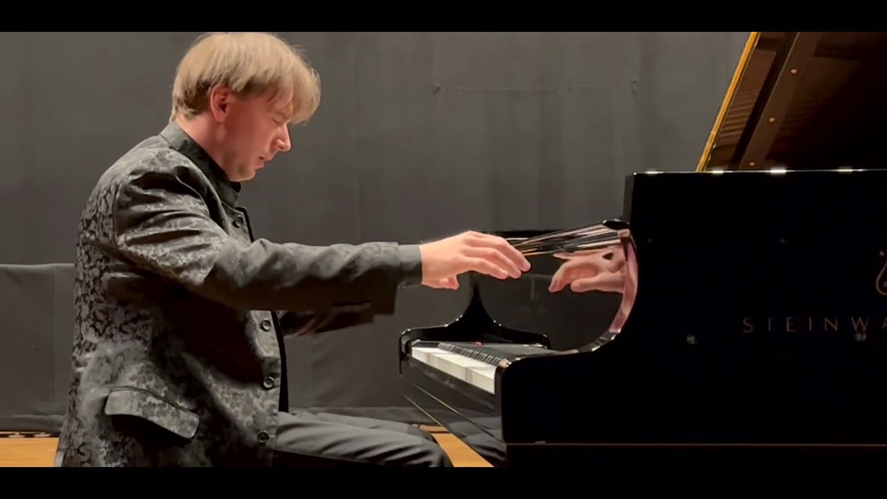 F. Chopin - Nocturne in F minor Op. 55 no. 1 - Greg Niemczuk Live in Fosnavåg