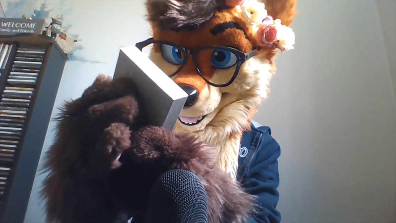 [ASMR] fluffy fox boi makes sounds with things around a microphone for like ten minutes