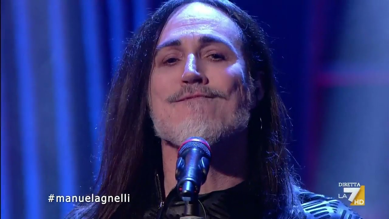 Manuel Agnelli canta 