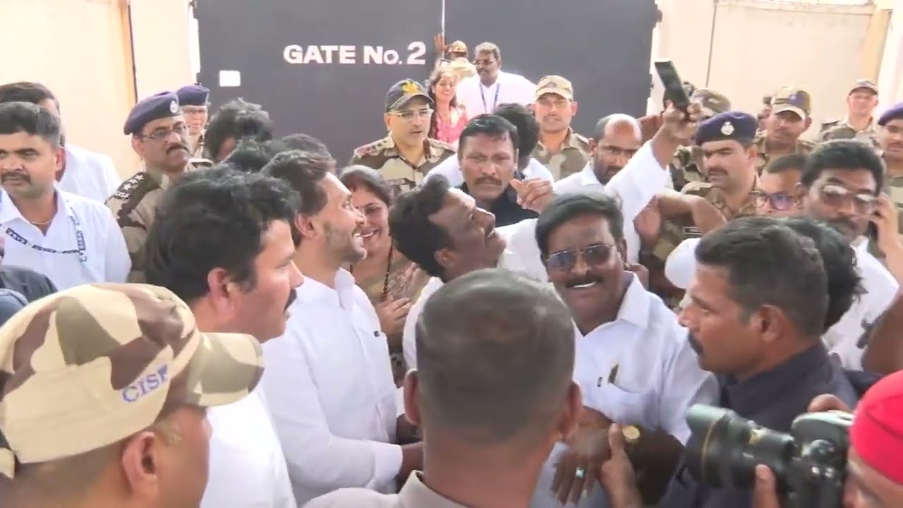 YS Jagan Visits Vasupalli Ganesh Kumar’s Residence in Vizag | Blesses Newlywed Couple 