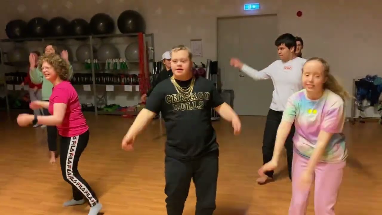 Feel the love - Danssýning haust 2022