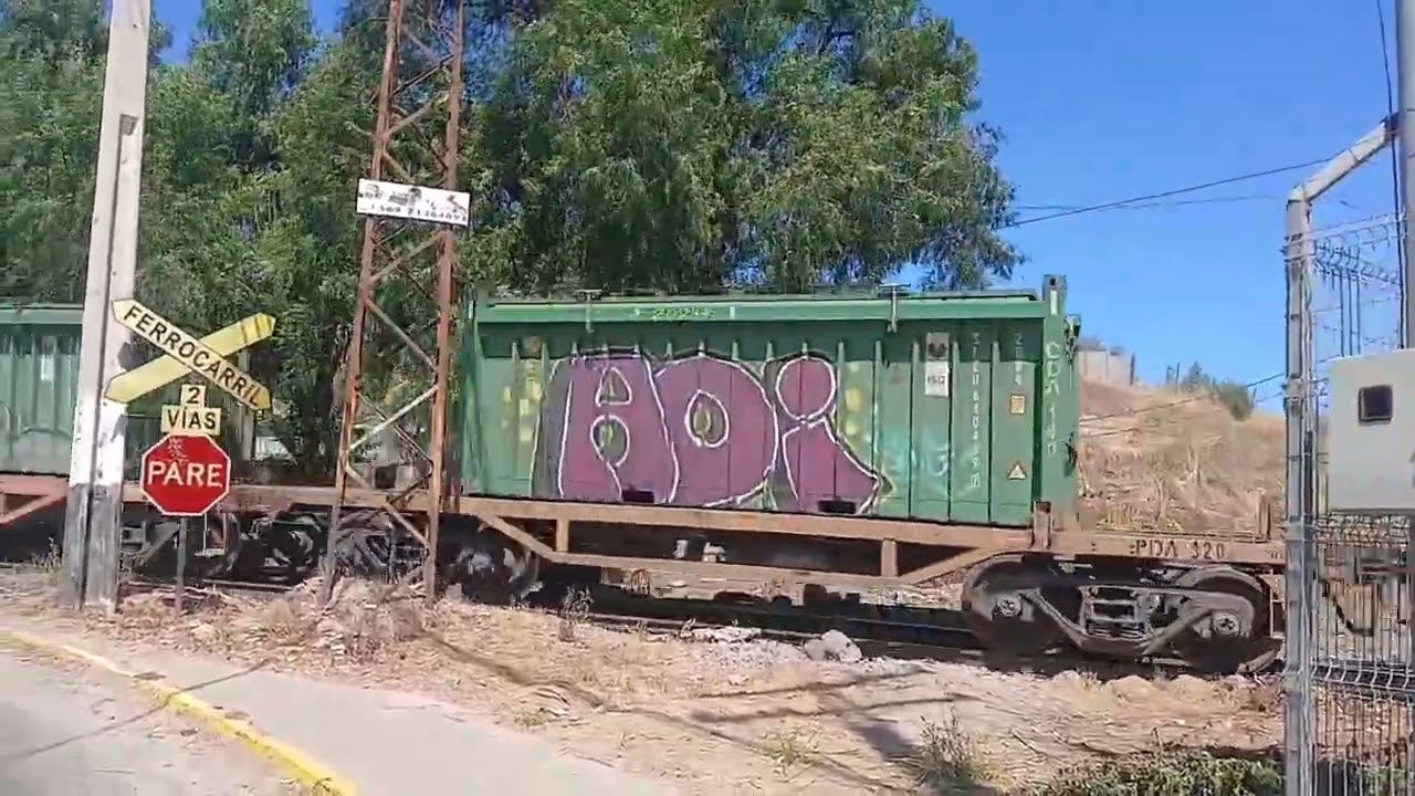 D-3302 con andina entrando a patio cousiño con dirección a ventanas 