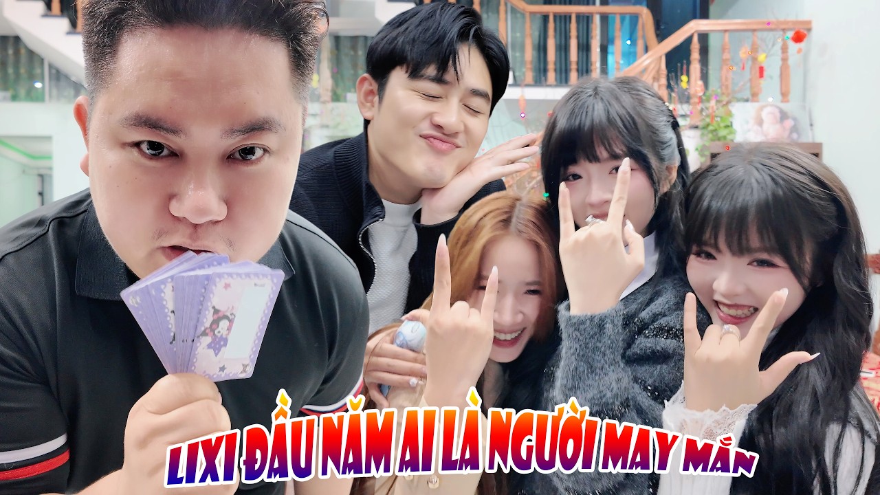 LIXI ĐẦU NĂM VẬN MAY SẼ ĐẾN VỚI AI, TUYỀN VÀ PHAN ANH CÓ DUYÊN CÀO ĐƯỢC 2 LÁ ĐẶC BIỆT