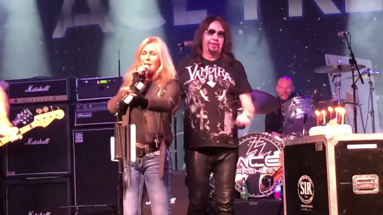 LITA FORD SINGS HAPPY BIRTHDAY TO ACE FREHLEY MARQUEE THEATRE Tempe 4/26/2022  R.I.P. Ace Frehley