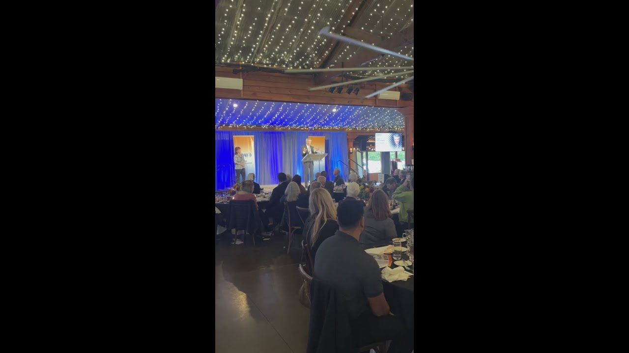 Larry Sprinkle speaks at Hall of Fame induction ceremony