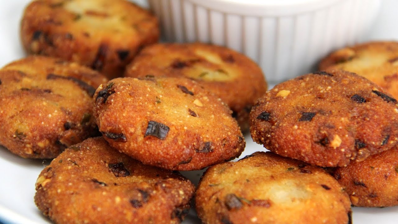 How to make Suji wada सिर्फ दो चीज़ो से बनाये टेस्टी सूजी का नाश्ता Aloo Suji Vada Recipe