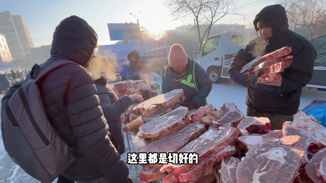 俄乌冲突对丈母娘家影响巨大，没钱买牛奶，中国女婿直接买一头牛 俄乌冲突对俄罗斯丈母娘家影响巨大，老两口连牛奶都不舍得买，中国女婿知道后直接帮买了一头牛！@小棉袄奶奶 #换种方式记录生活 #俄罗斯乌克兰