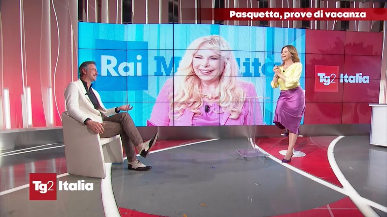 ALESSANDRA CANALE TG2 ITALIA CON MARZIA RONCACCI E BEPPE CONVERTINI 18 aprile 2022