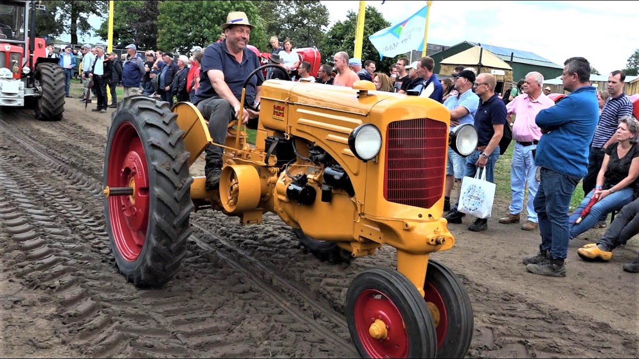 Präsentation einiger Oldtimer- Traktor Raritäten-  Panningen 30.07.2023