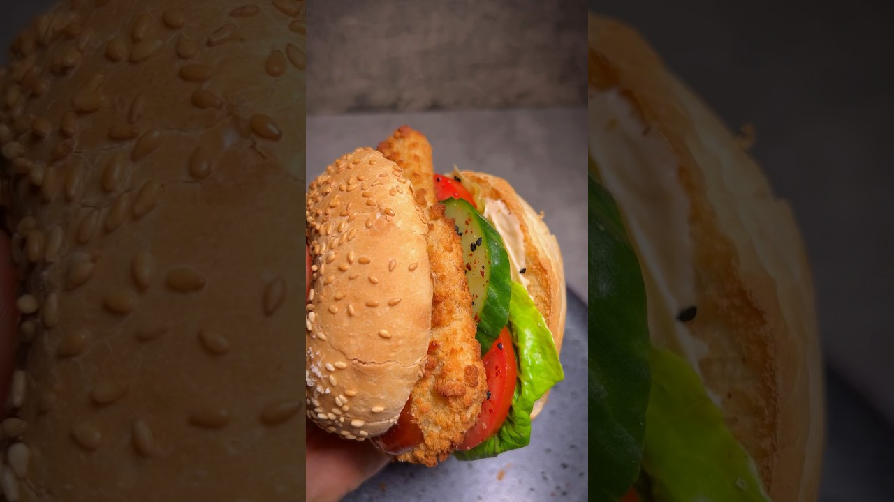 Mozzarella and pesto escalope burger 🍔 #foodie #foodshorts #tasty #burger