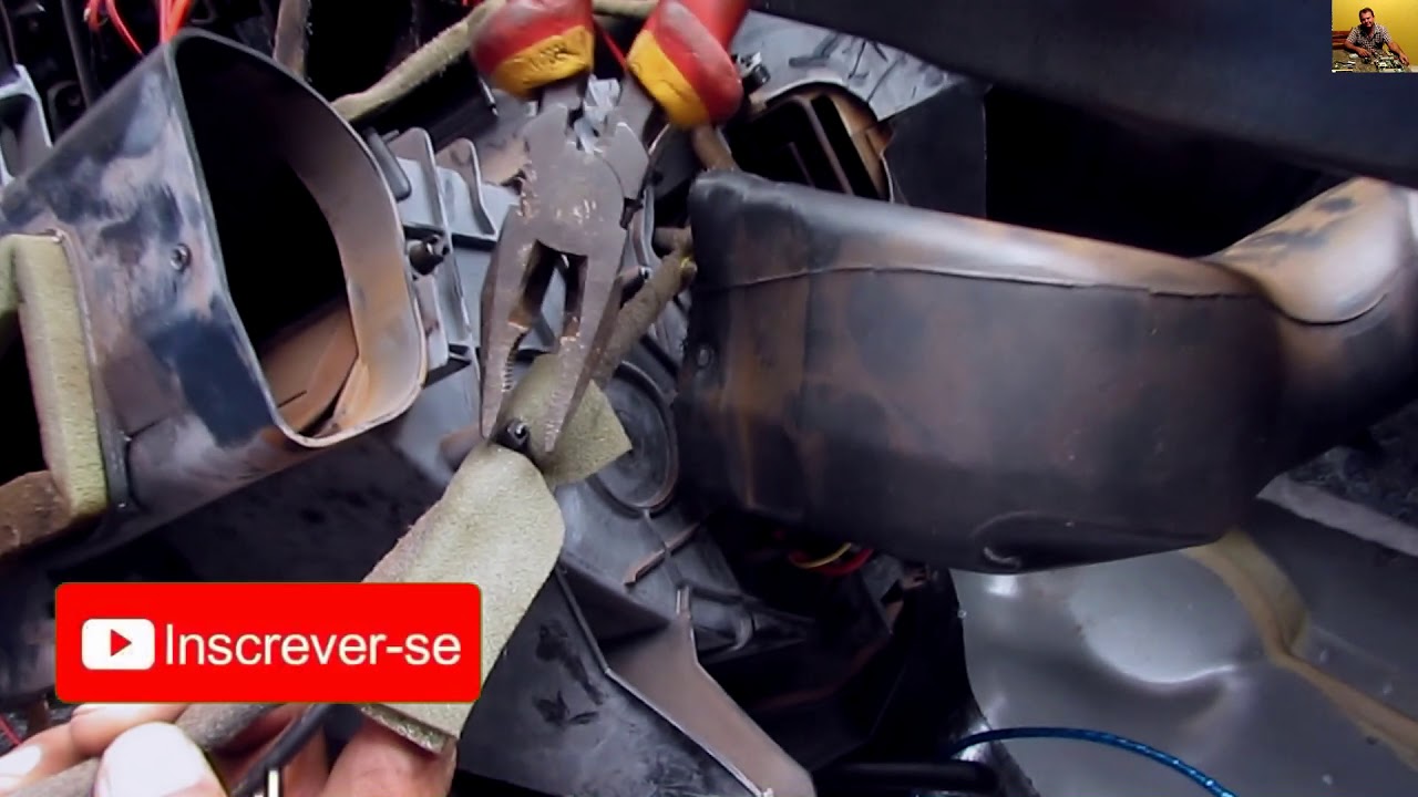 Como remover a caixa completa do painel de ventilação do Fiat palio
