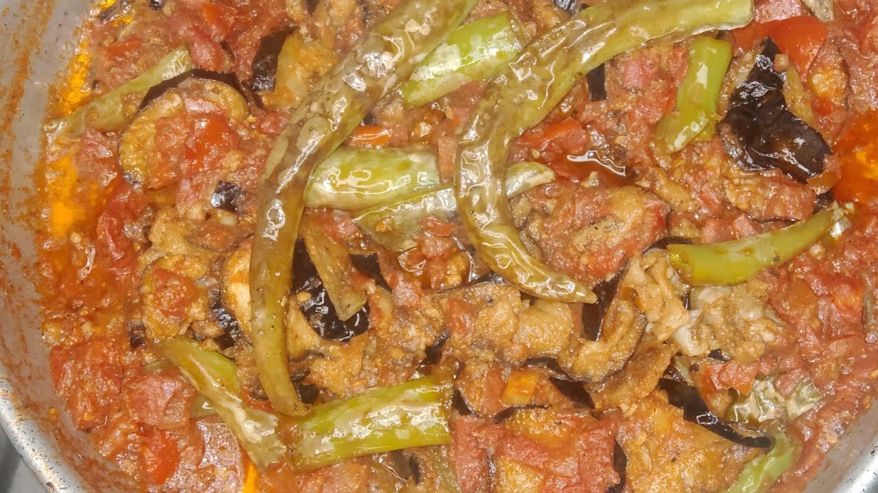 غدانا النهارده شويه مسقعه والسر الخطير هيخلي الباذنجان ميشربشي زيت🌿☘️