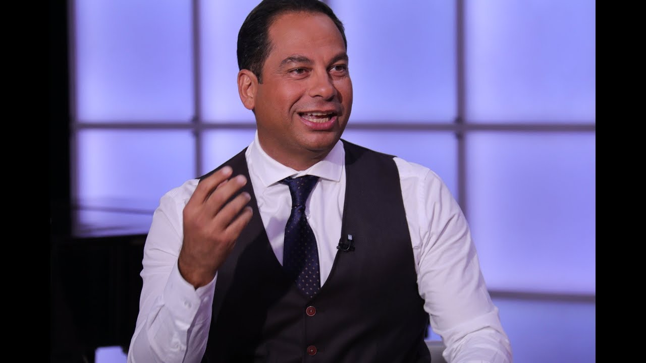 ميشال قزي يودع جمهور تلفزيون المستقبل 6/6