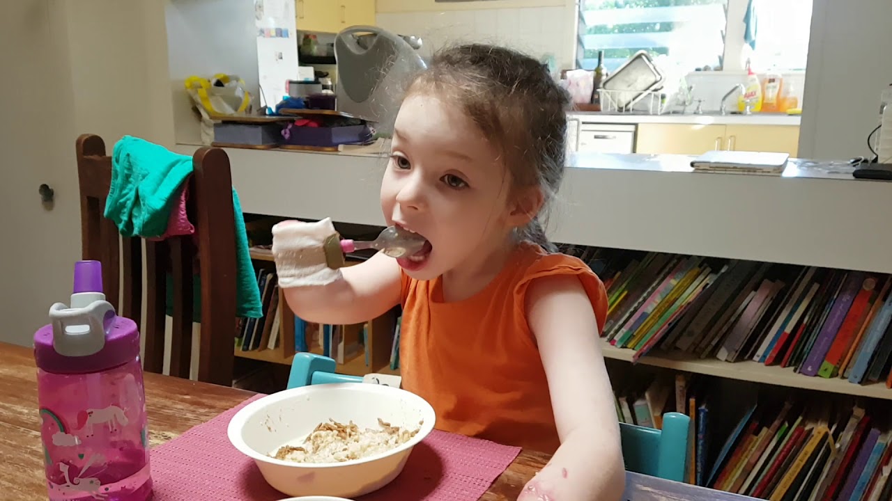 Mia Eating