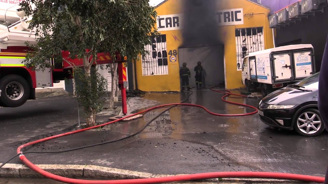 WATCH: Cape Town building catches fire