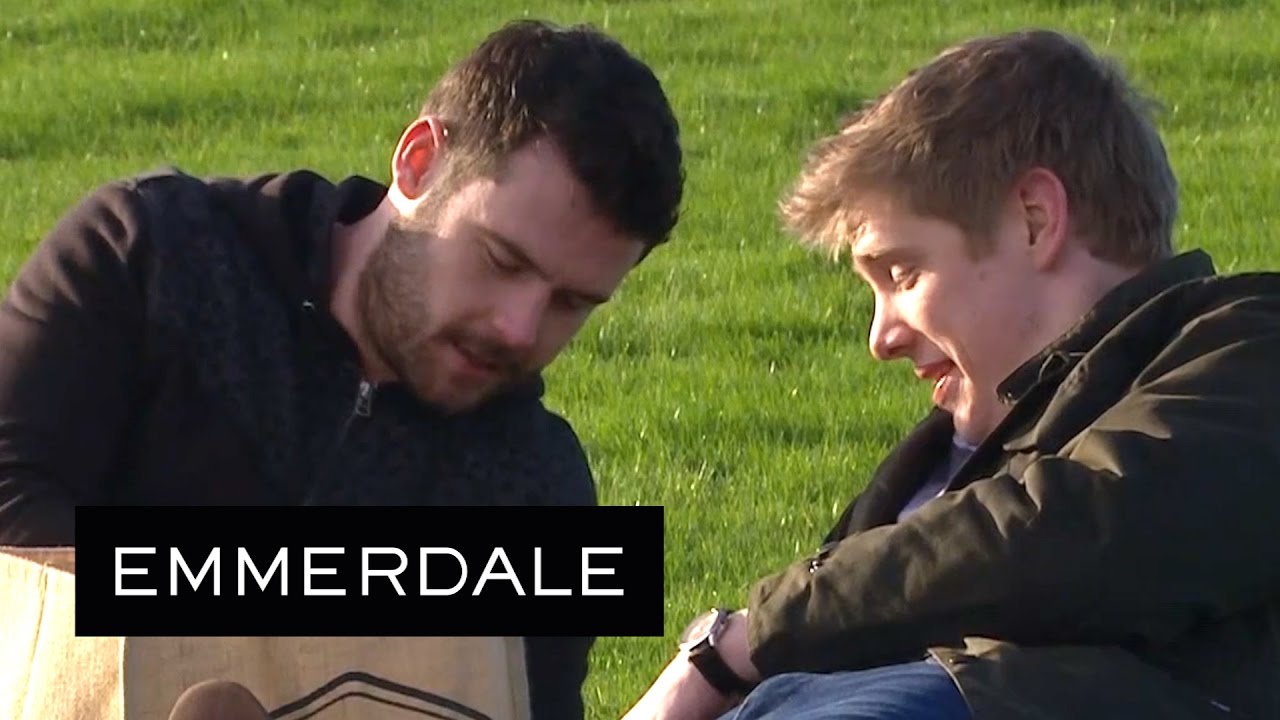 Emmerdale - Aaron and Robert Have a Romantic Picnic
