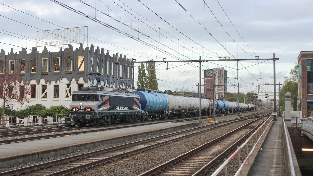 RFO 1752 met een keteltrein bij de Koppelpoort en Amersfoort centraal.