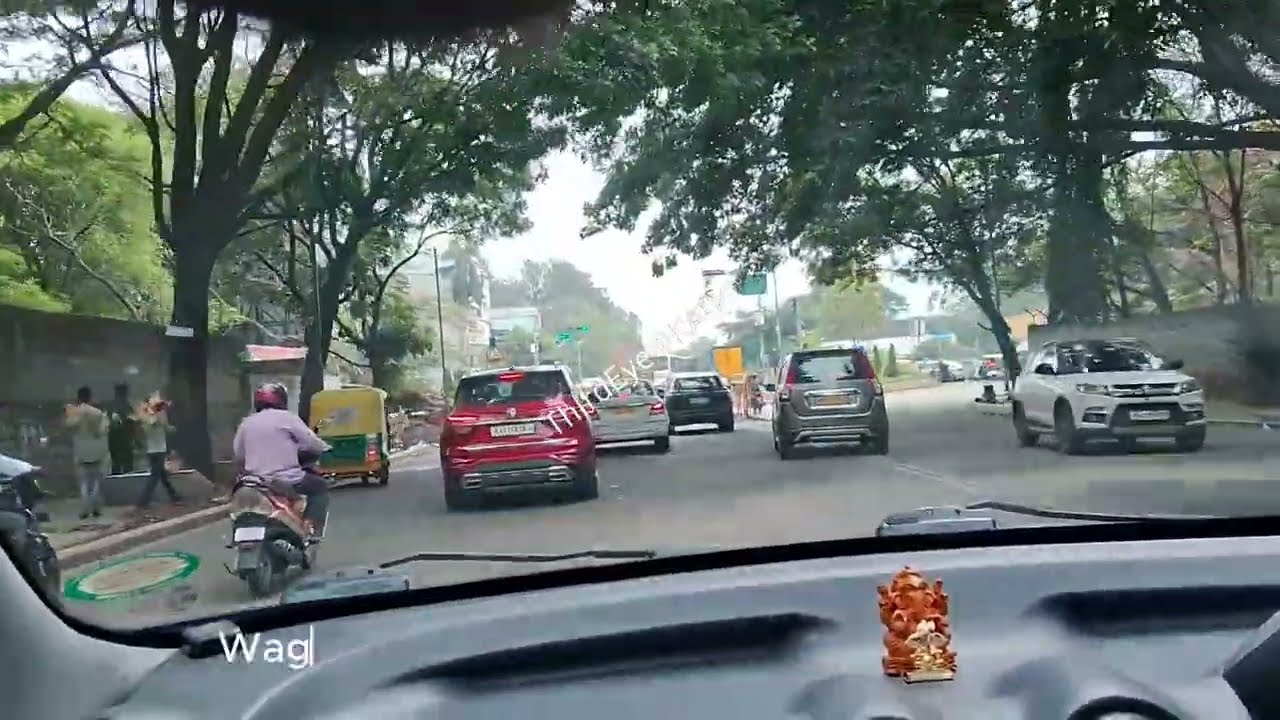 Daily Observations 63 | G-Wagon R Drivers Going In The Wrong Way At A Signal |#ka04 #baddrivers