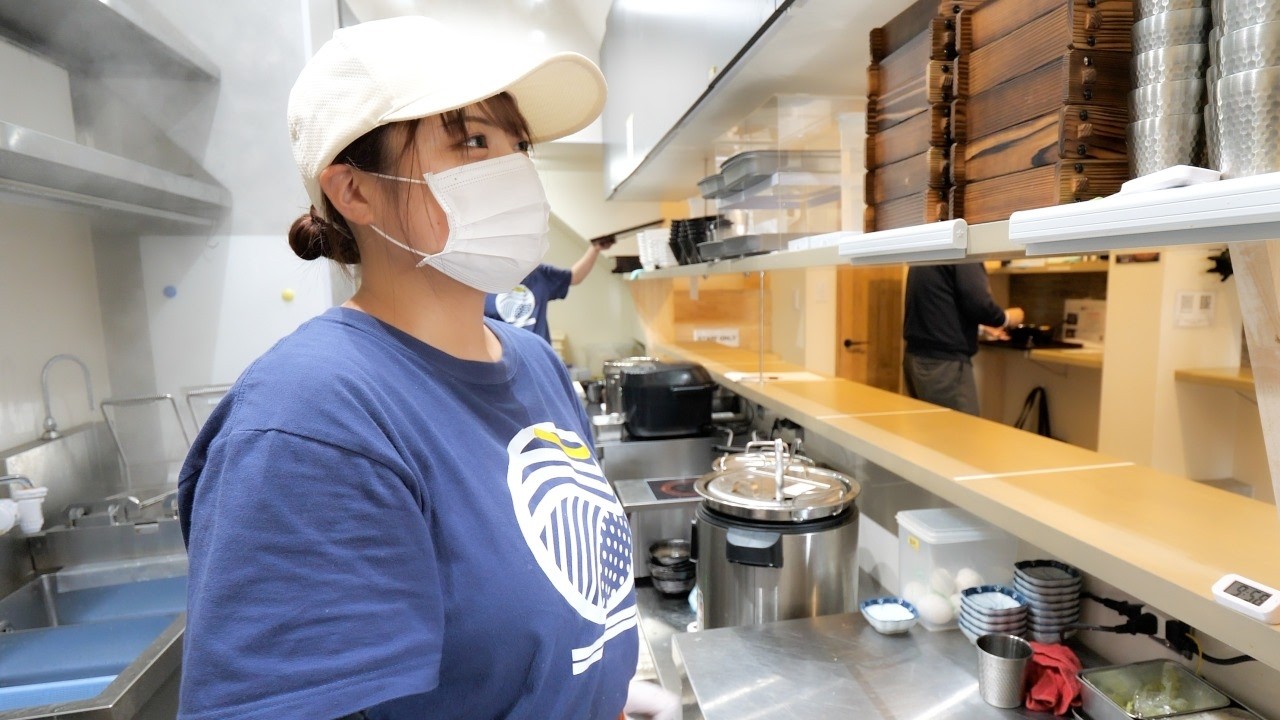知られてなさすぎて客が来ない。２４歳女性店長が奮闘する朝７時開店の立ち食いそば屋のリアル丨Japanese Fast Food : Tachigui, stand-up noodle shops