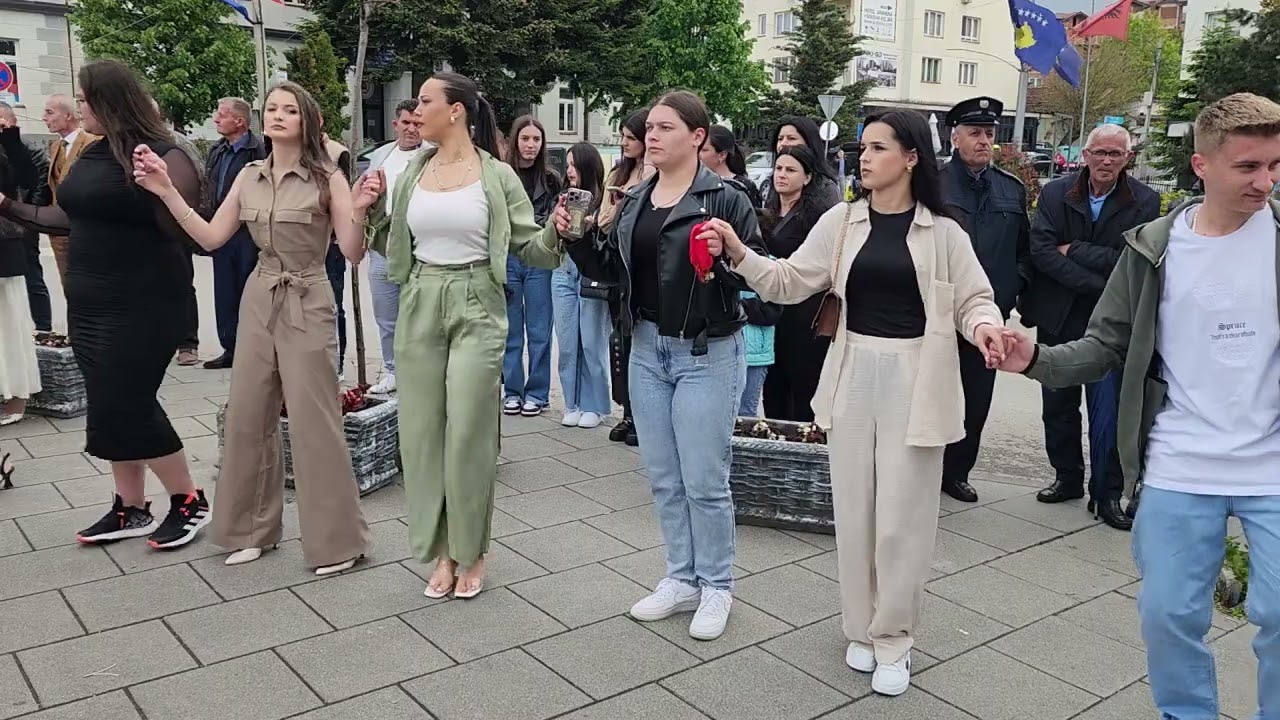 LIVE • Maturantët e SHML 