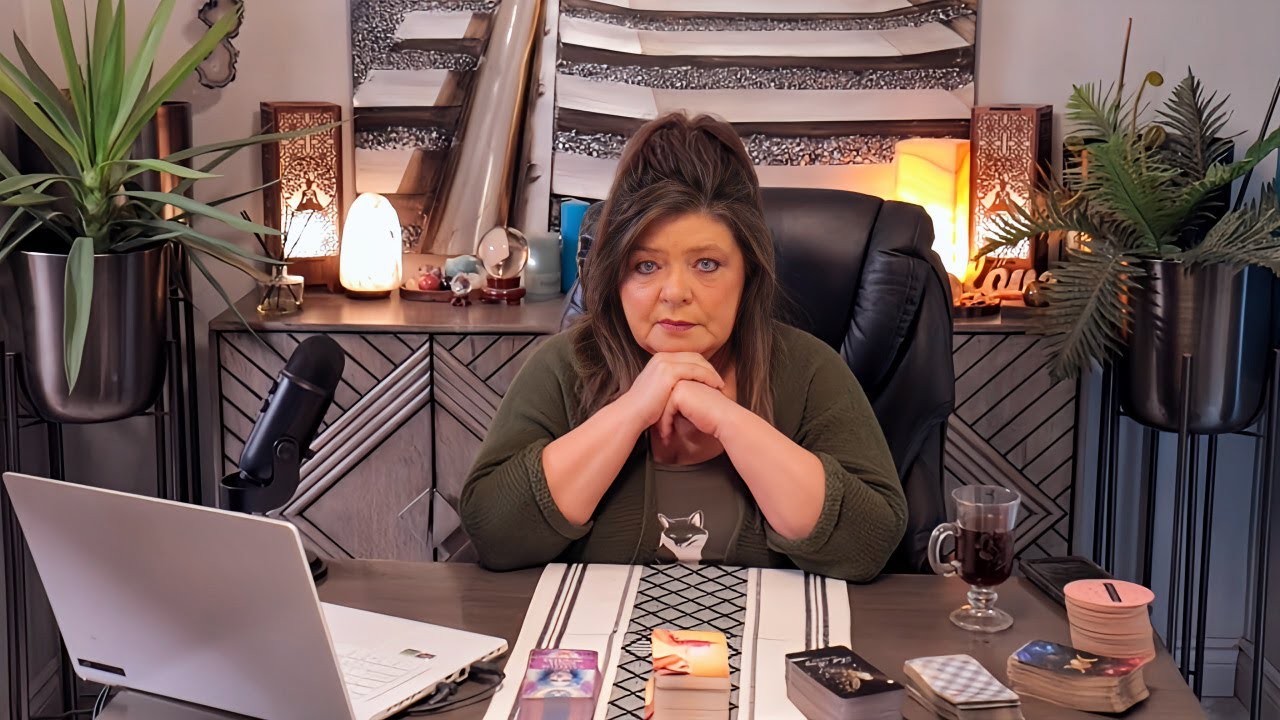 CAPRICORN SOMEONE USING AN EMPRESS AS AN EMOTIONAL PUNCHING BAG! THEY'RE NOT GUILTY! PERIOD!