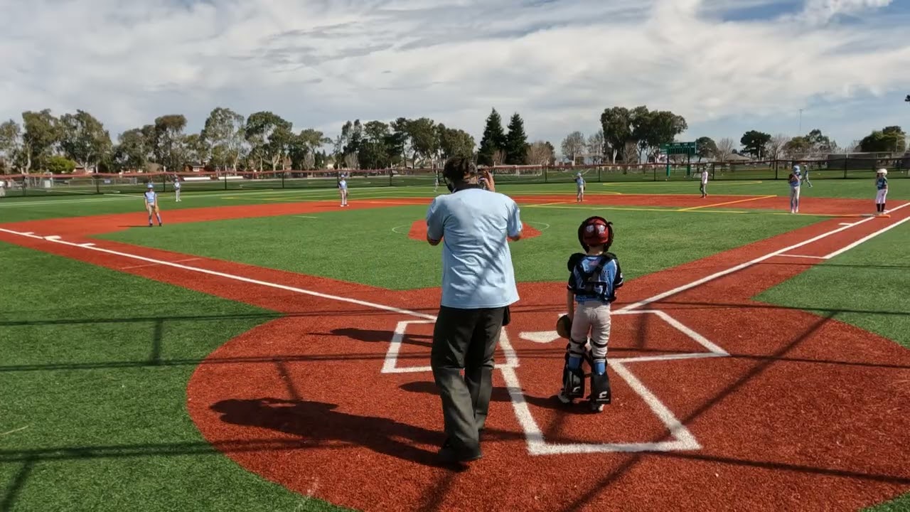 FC Little League -  Majors - Blue Jays vs Mariners (L 11 - 13)