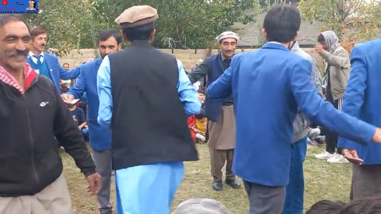 Dizigh program.. Ashfaq ostaz shuja ostaz and Amir hussion ostaz.  Chitrali music 
