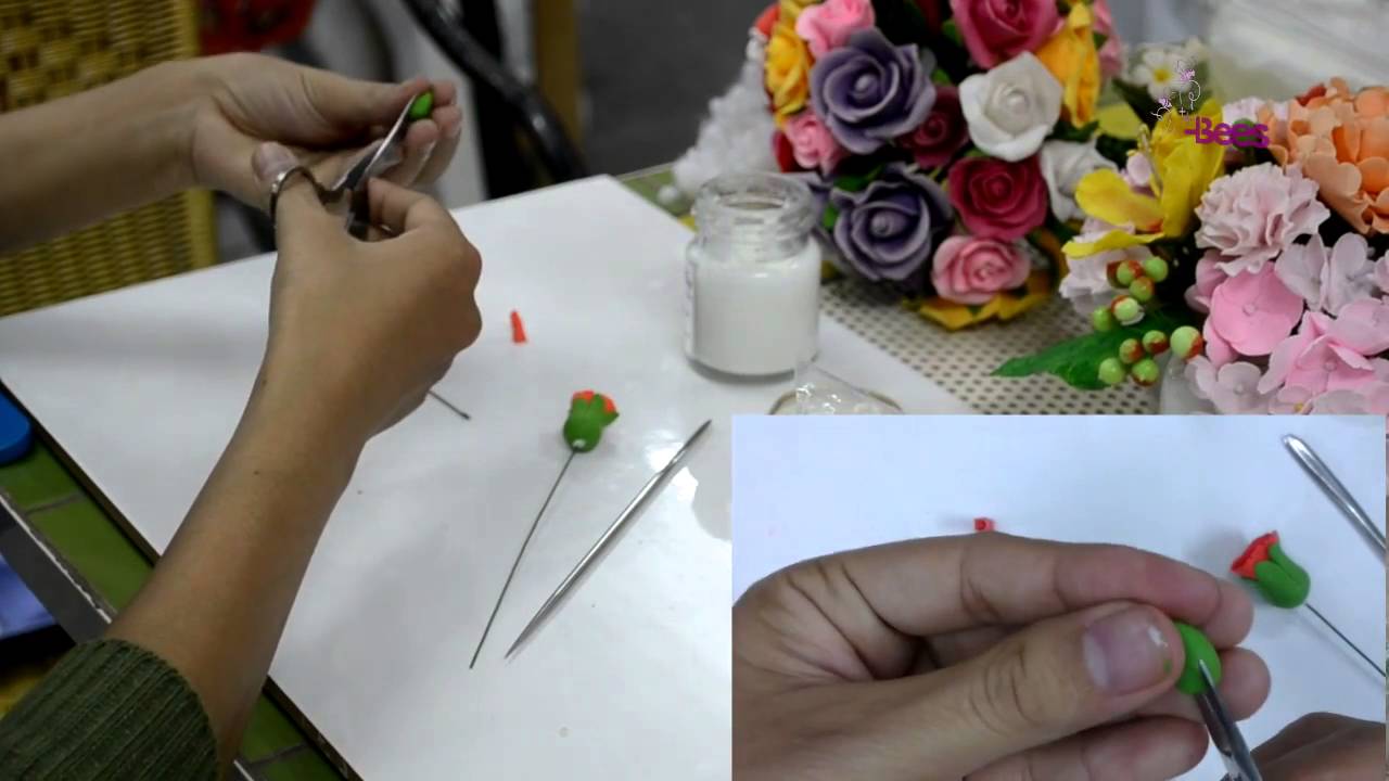 Nặn hoa đất s&eacute;t với Bees Clay, hoa cẩm chướng