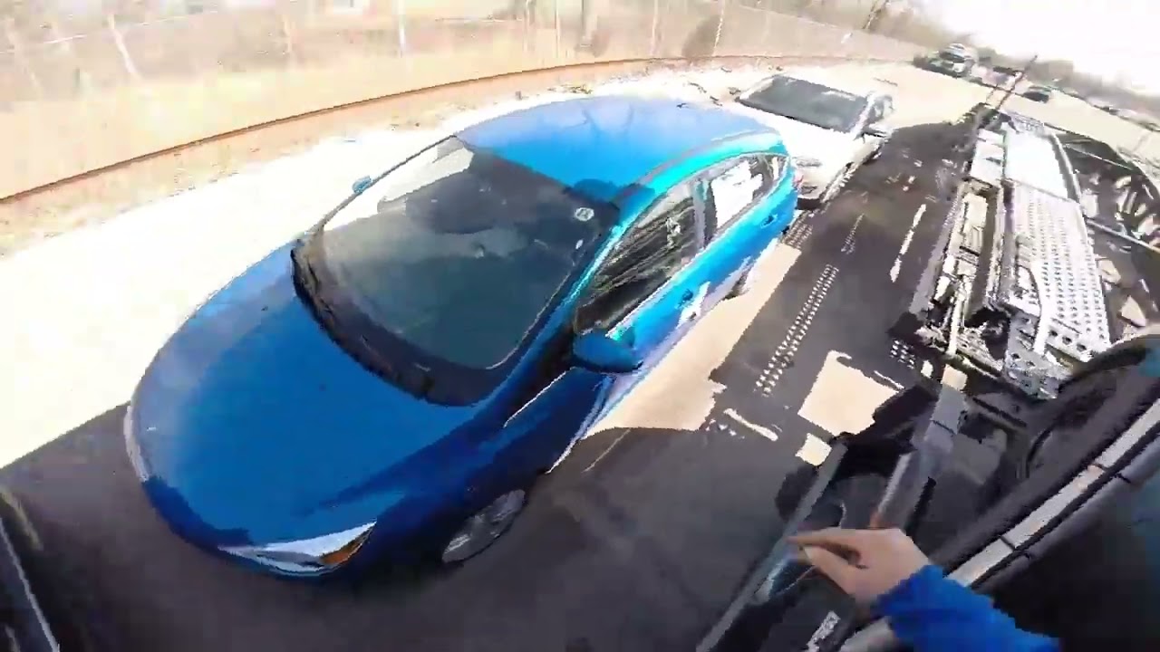 LOADING CAR HAULER (UNCUT) 2015