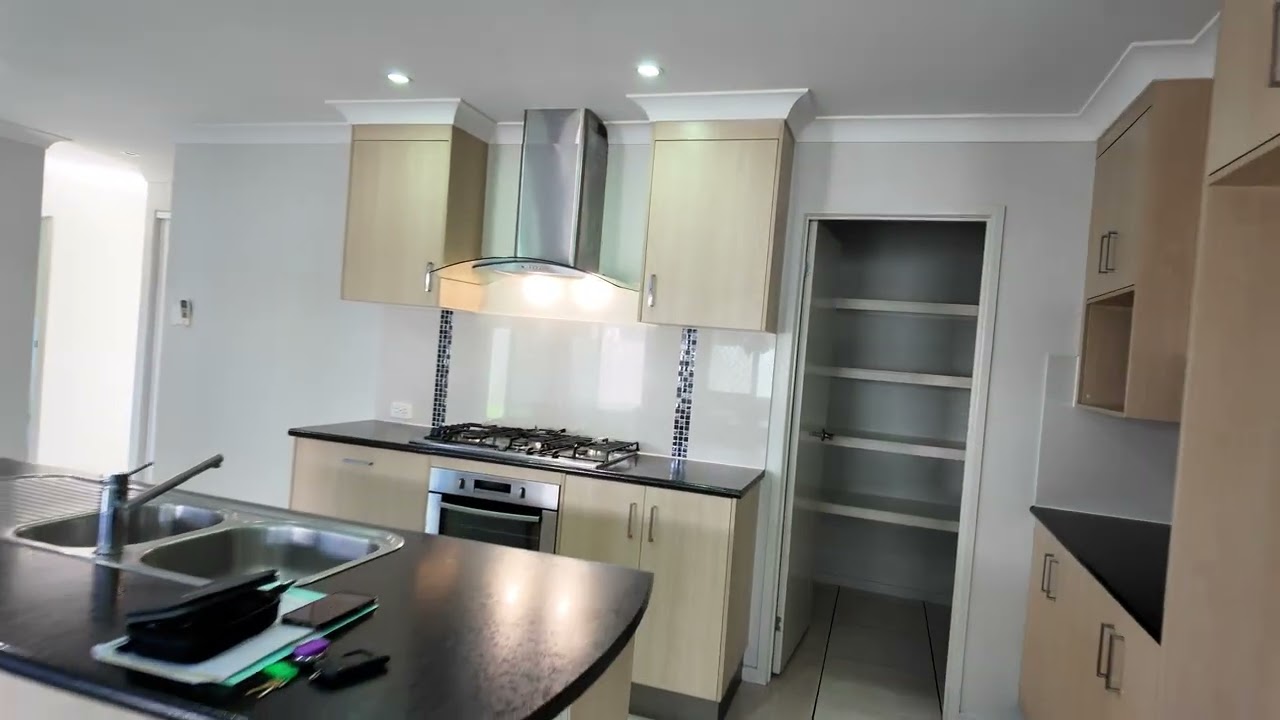 3 Surrey Court, Ooralea