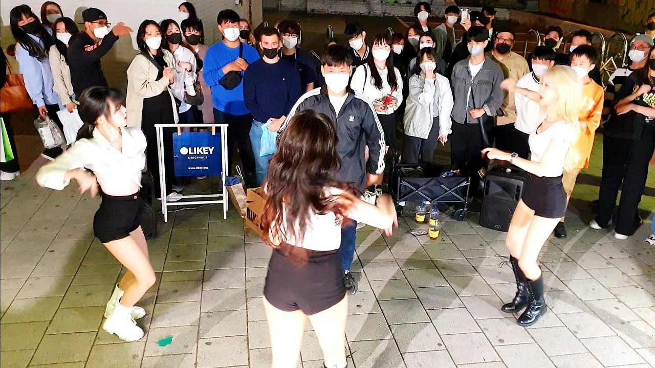 20220428 220503 《HyunA_#RED》 CLOCK#클락 현아#빨개요 Hongdae Busking 홍대버스킹 #SnowHorse