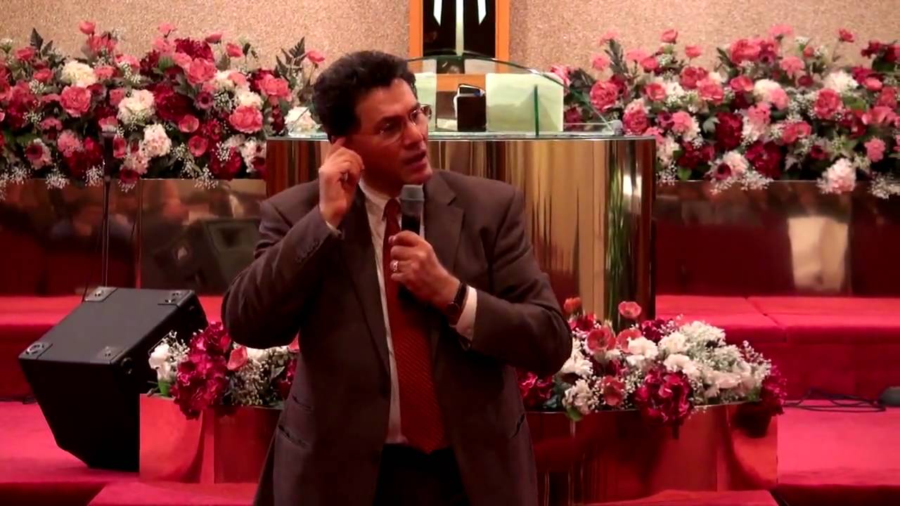 8/9 Muslims converting to Christianity: The Testimony of Kamal Saleem