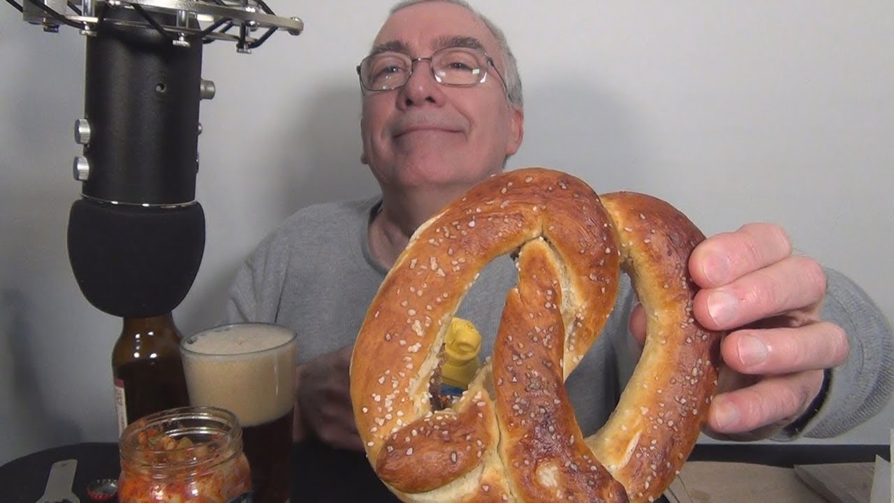 ASMR Eating Kimchi and Pretzels with Beer