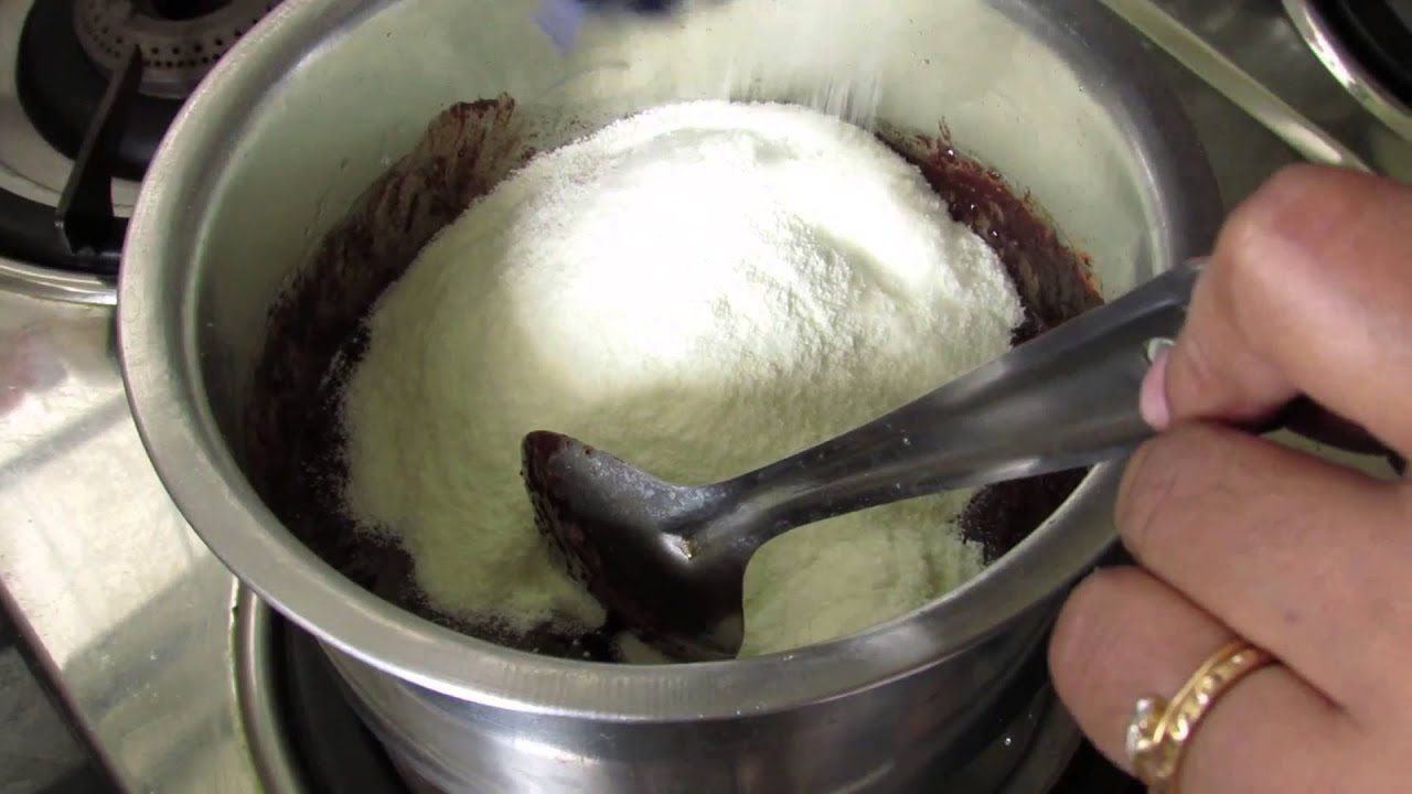EASY CHOCOLATE FUDGE - HOMEMADE CHOCOLATE RECIPE | Nisa Homey