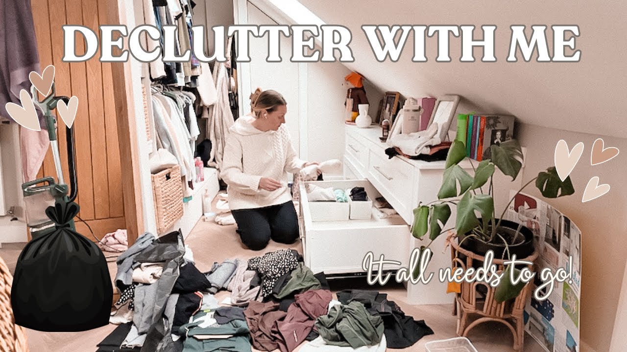 DECLUTTERING AND ORGANIZING MY ROOM | COSY SATURDAY VLOG & GIFT HAUL | Emma Nightingale