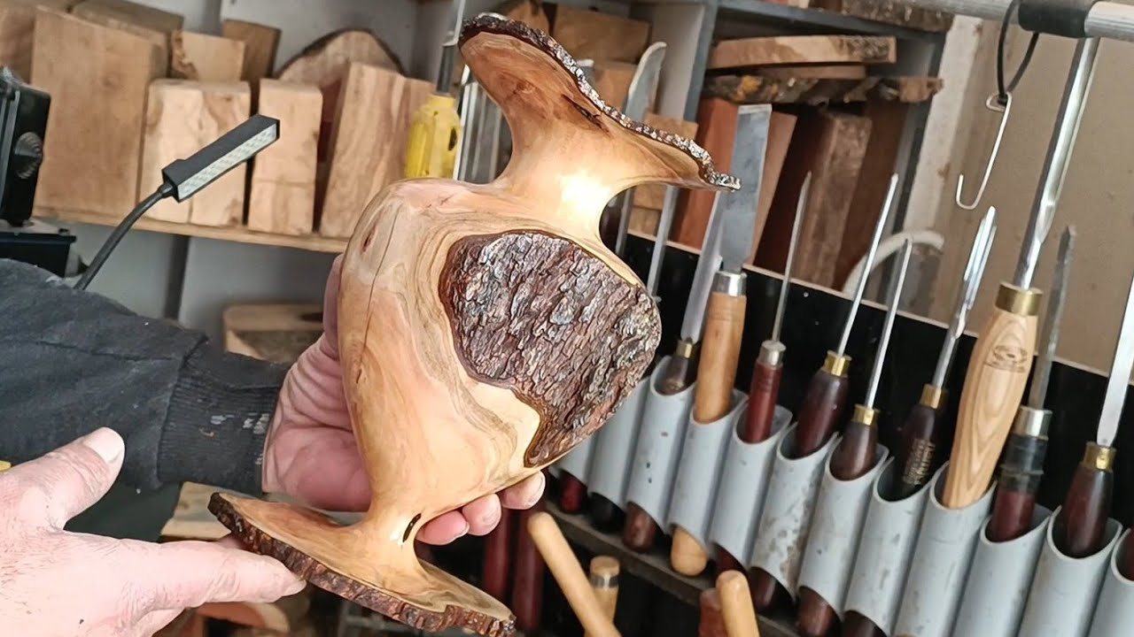 wood turning a mastic 