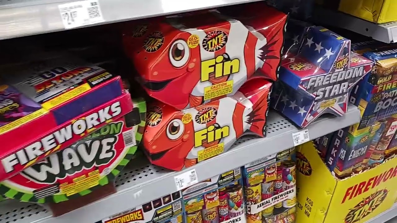My Tour of all of the Walmart Fan and 4th of July Items