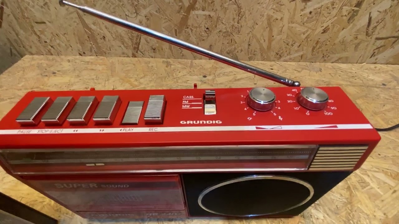 Radiomagnetofon Grundig RR 240