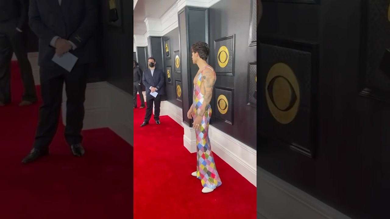 Hey Harry Styles, we adored your look at the 2023 #Grammys. 🩷 #AwardsSeason