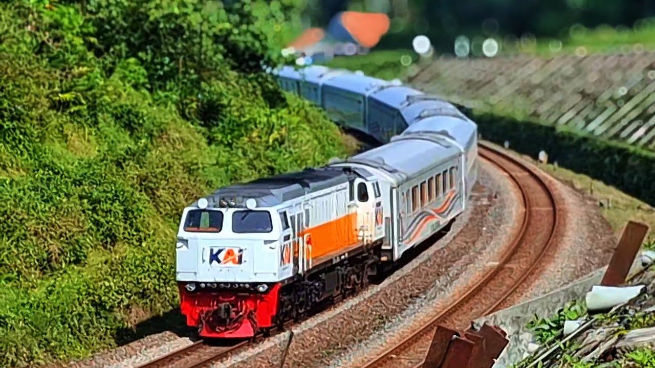 Freight Train Hunting in Indonesia | Long Cargo Trains Passing