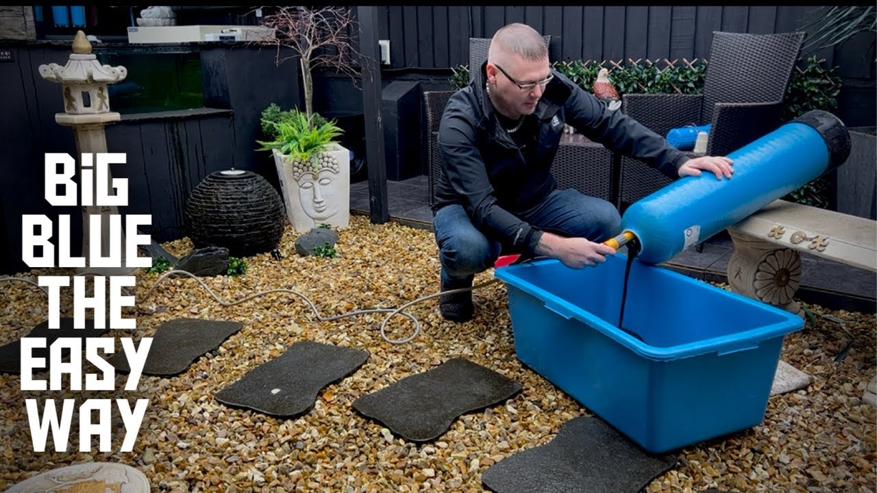 I hate doing this JOB !!! HOW TO CHANGE THE CARBON IN A BIG BLUE**KOI FILTER**KEEP YOUR FISH HAPPY**