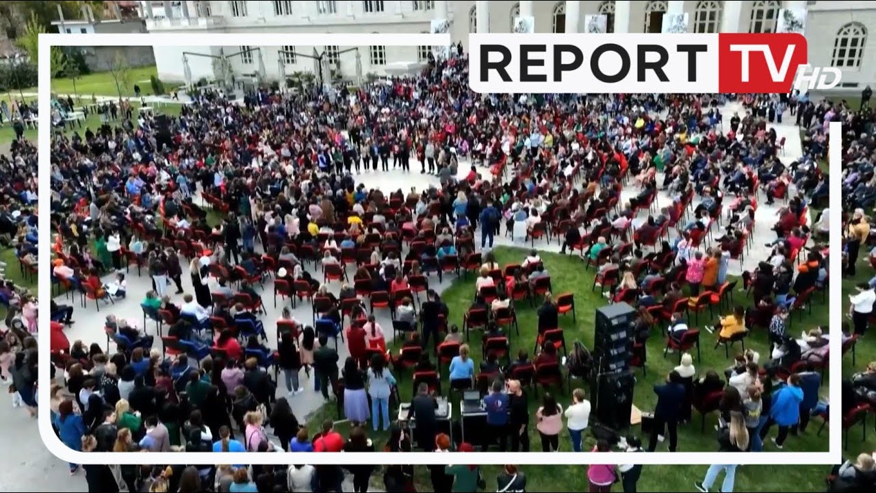 Report TV -Rama takim me vajzat dhe gratë në Fier: Këtu nuk e diskutojmë rezultatin!