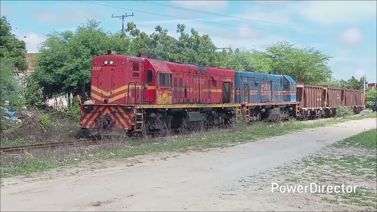 VLI:Trem de carga descendo na ferrovia das antigas locomotivas u13b e u12b no sertão 