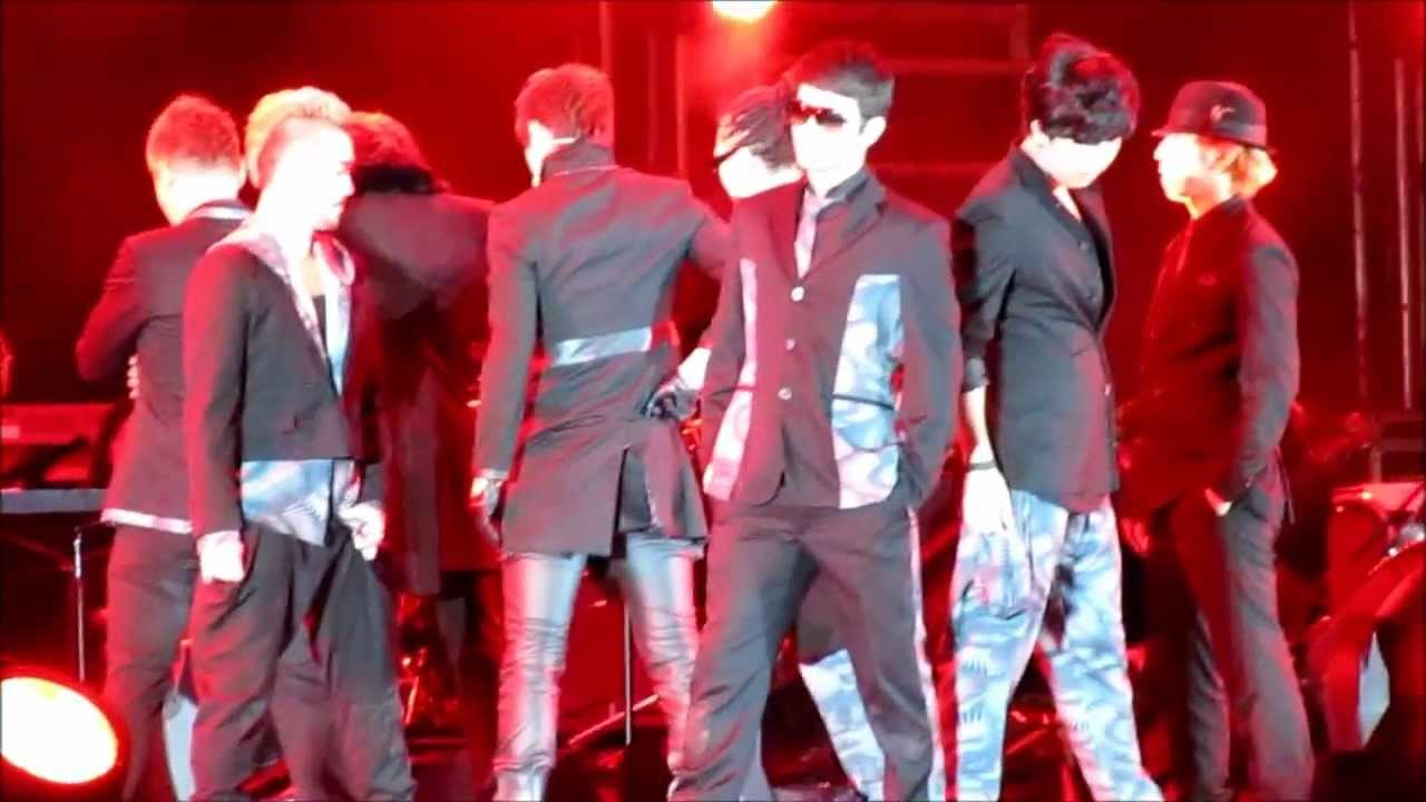 [HD] New York Korean Chuseok Music Festival: TVXQ - Keep Your Head Down