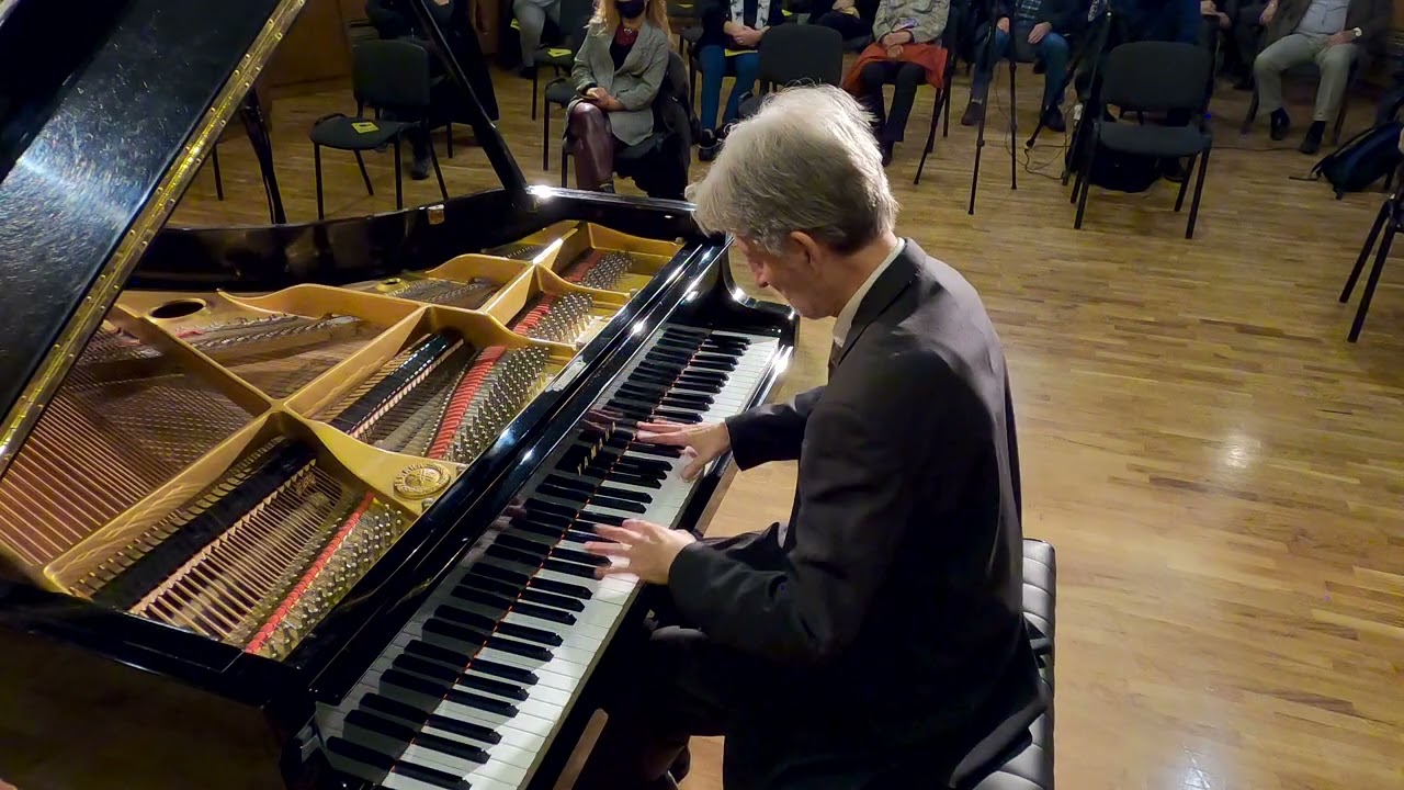 Chopin - &Eacute;tude Op. 25 No.1 in A flat Major - Hari Gusek
