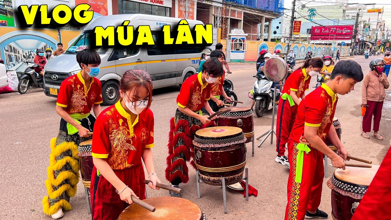 Bình Mình TV | Vlog Đi Múa Lân - Đánh Trống Hội Và Câu CHuyện Đi Trễ