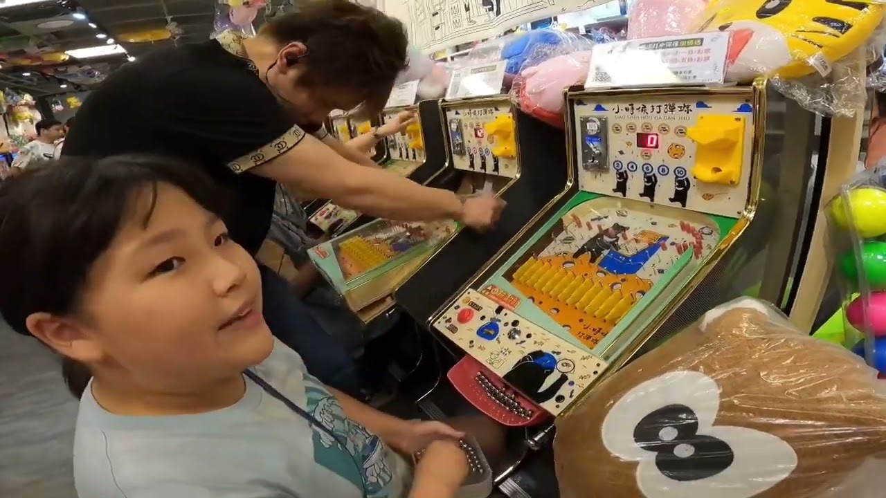 寶貝日記 逛夜市 打彈珠