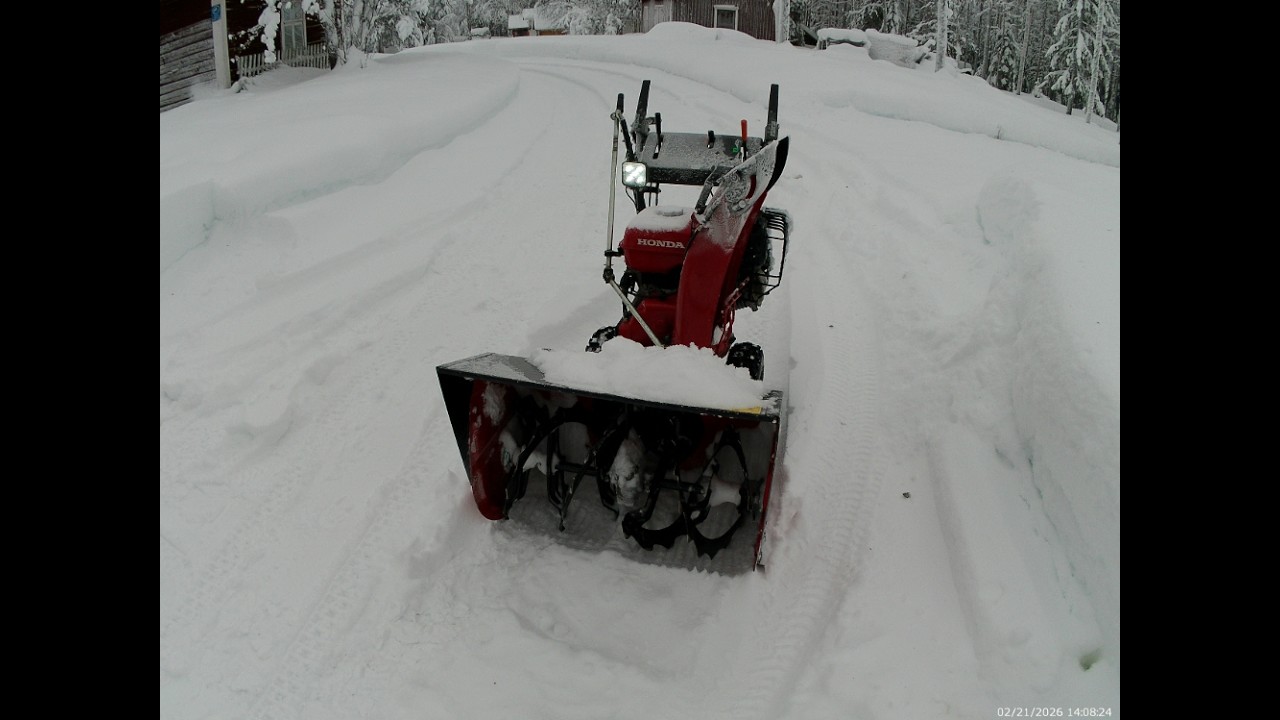honda snowblower in action