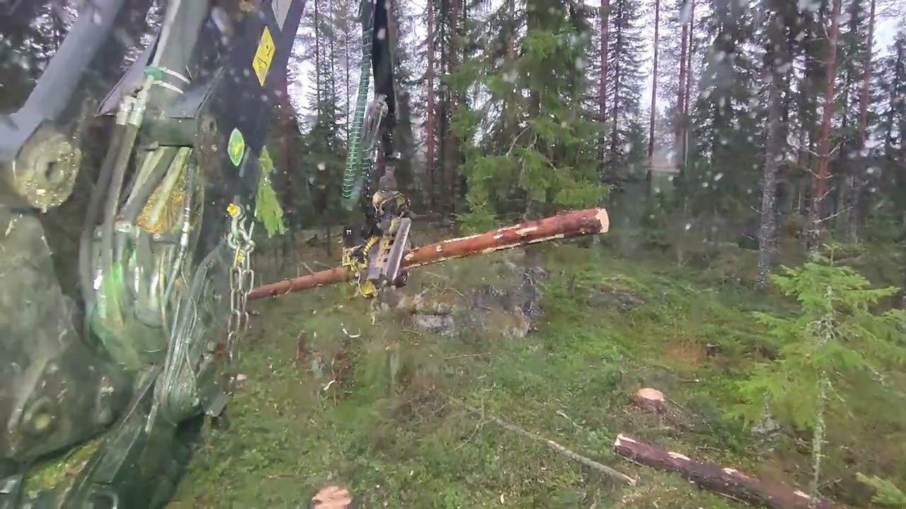 Avohakkuuta!!! Autonkokoisia kiviä ja kiveltä kivelle keikkumista!!!  😱